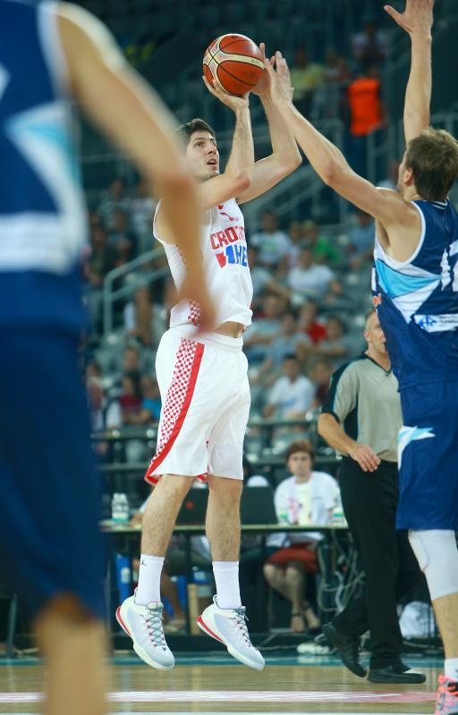 Arena Zagreb, Zagreb – Pripremni turnir za EuroBasket 2015., Hrvatska – BiH. Photo: Igor Kralj i Marko Lukunic/PIXSELL Arena Zagreb, Zagreb – Pripremni turnir za EuroBasket 2015., Hrvatska – BiH. Photo: Igor Kralj i Marko Lukunic/PIXSELL