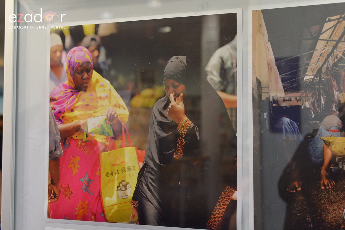 Gradska knjižnica Zadar: Otvorenje izložbe fotografija “Afrika na kvadrat” autora Filipa Brale Gradska knjižnica Zadar: Otvorenje izložbe fotografija “Afrika na kvadrat” autora Filipa Brale