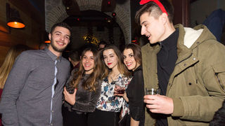 Doček 2017: Najluđa noć na zadarskom Poluotoku privukla više tisuća Zadrana i gostiju Doček 2017: Najluđa noć na zadarskom Poluotoku privukla više tisuća Zadrana i gostiju