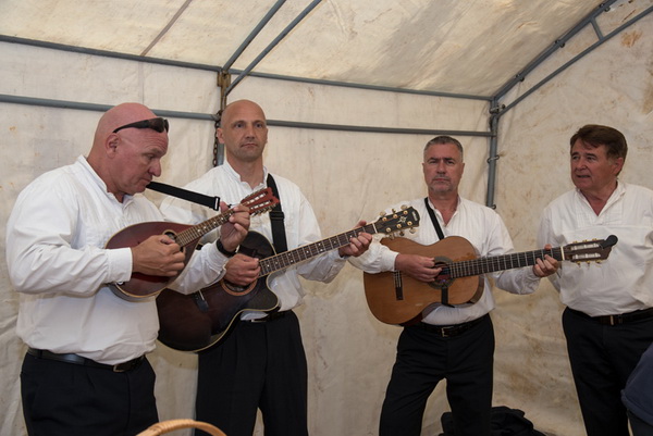 U Vrtovima lunjskih maslina održana 12. Lunjska maslinada. Foto: Vinko Pešić