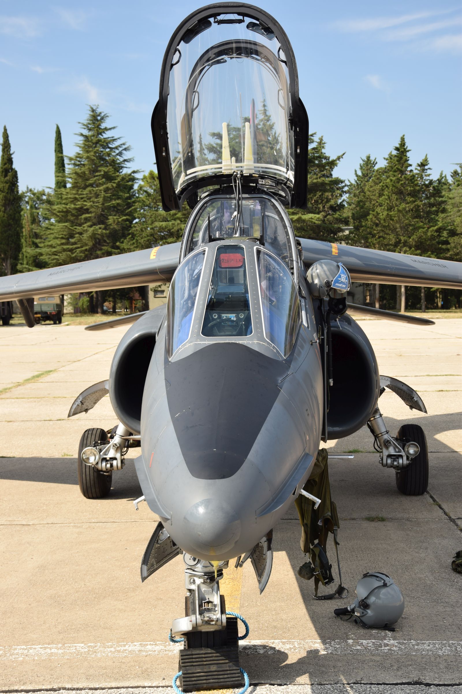 Francuski vojni avioni u vojarni “Pukovnik Mirko Vukušić”u Zemuniku Francuski vojni avioni u vojarni “Pukovnik Mirko Vukušić”u Zemuniku