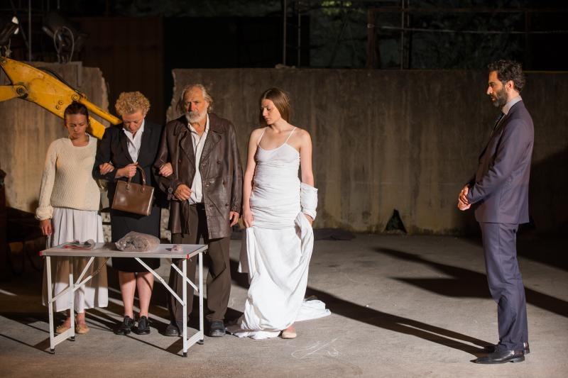 predstava Kazališta Ulysses i MESS Sarajevo u koprodukciji s Narodnim pozorištem Sarajevo izvedena na Dubrovačkim ljetnim igrama