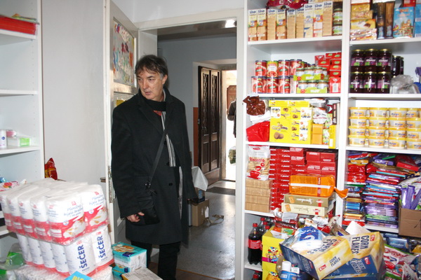 Zadarski sportaši i sportski novinari velikog srca napunili Socijalnu samoposlugu Zadarski sportaši i sportski novinari velikog srca napunili Socijalnu samoposlugu