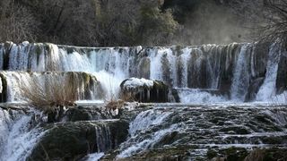 Ledena zimska idila na slapovima Krke Ledena zimska idila na slapovima Krke