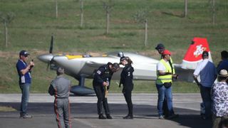 Aerodrom Vrsar domacin Red Bull Air Race Svjetskog prvenstva 2014. Red Bull Air Race okuplja najbolje svjetske pilote koji kombinacijom brzine, preciznosti i vjestine upravljaju okretnim avionima, provlaceci se kroz 25 m visoka vrata, do brzine od cak 370 Aerodrom Vrsar domacin Red Bull Air Race Svjetskog prvenstva 2014. Red Bull Air Race okuplja najbolje svjetske pilote koji kombinacijom brzine, preciznosti i vjestine upravljaju okretnim avionima, provlaceci se kroz 25 m visoka vrata, do brzine od cak 370