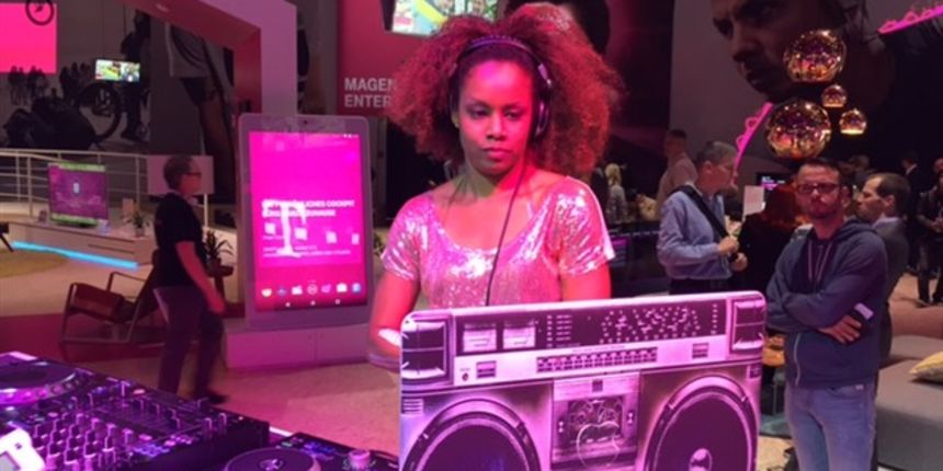 Deutche telekom, Autor:Bojan Mušćet