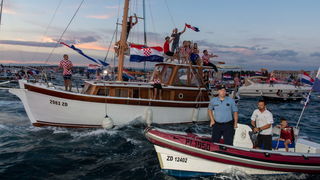 Veličanstven doček četvorice zadarskih Vatrenih od Gradskog mosta do Foruma