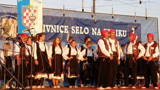 7. Smotra folklora: Oj, Slivnice selo na vidiku. Foto; Josip Prskalo
