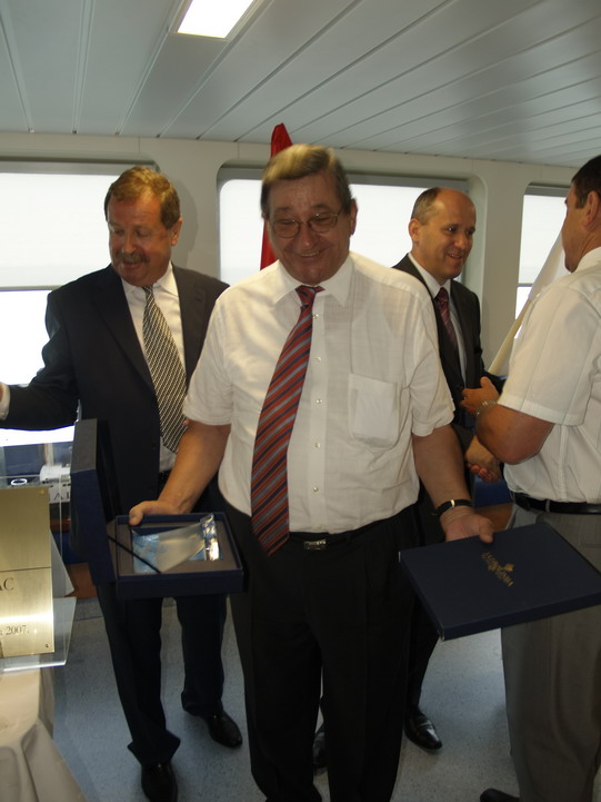 OLYMPUS DIGITAL CAMERA OLYMPUS DIGITAL CAMERA