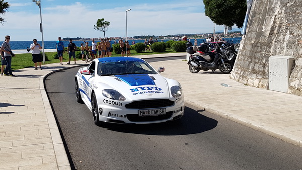 Pink Wing, jedinstvena gastro-turistička karavana luksuznih automobila gostovala je u Zadru na Pozdravu suncu. Foto: Mladen Malik