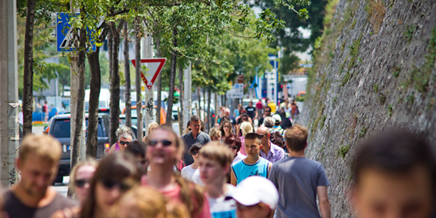 Đir po gradu 23. srpnja 2012. guzva, ljudi, turisti (foto:Saša Čuka) Đir po gradu 23. srpnja 2012. guzva, ljudi, turisti (foto:Saša Čuka)