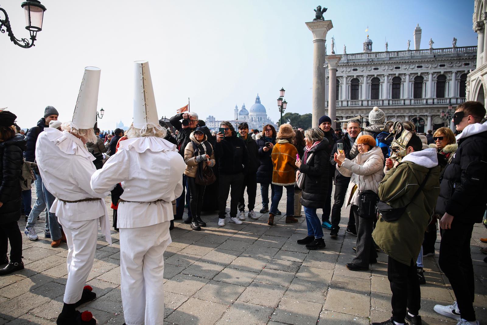 Venecijanski karneval ove godine je posvećen velikom ljubavniku Giacomu Casanovi Venecijanski karneval ove godine je posvećen velikom ljubavniku Giacomu Casanovi