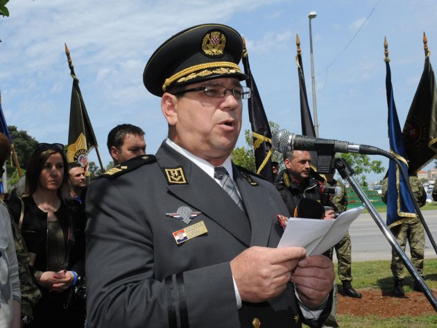 Ministar obrane na otkrivanju spomenika poginulim braniteljima Ministar obrane na otkrivanju spomenika poginulim braniteljima