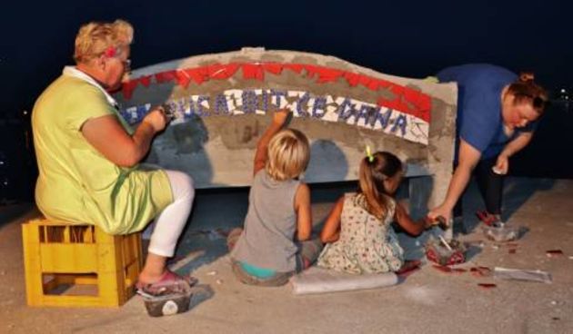 Mali Lukoran: Svečano otvaranje klupe posvećene Petru Preradoviću