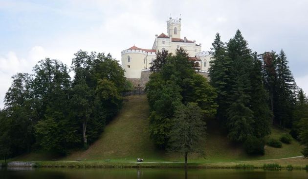 Trakoscan – Dvorac Trakoscan jedna je od najposjecenijih kontinentalnih destinacija u sjeverozapadnoj Hrvatskoj. Izletnici osim u dvorcu mogu uzivati i u netaknutoj prirodi u okolici dvorca. Photo: Matija Topolovec/PIXSELL
