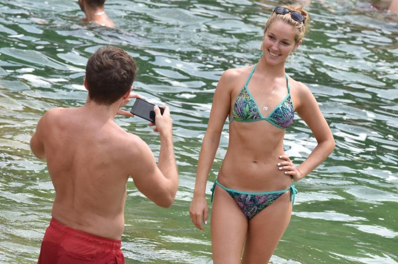 Lijepe djevojke iz cijeloga svijeta okupirale Nacionalni Park Krku. Photo: Hrvoje Jelavić/PIXSELL Lijepe djevojke iz cijeloga svijeta okupirale Nacionalni Park Krku. Photo: Hrvoje Jelavić/PIXSELL