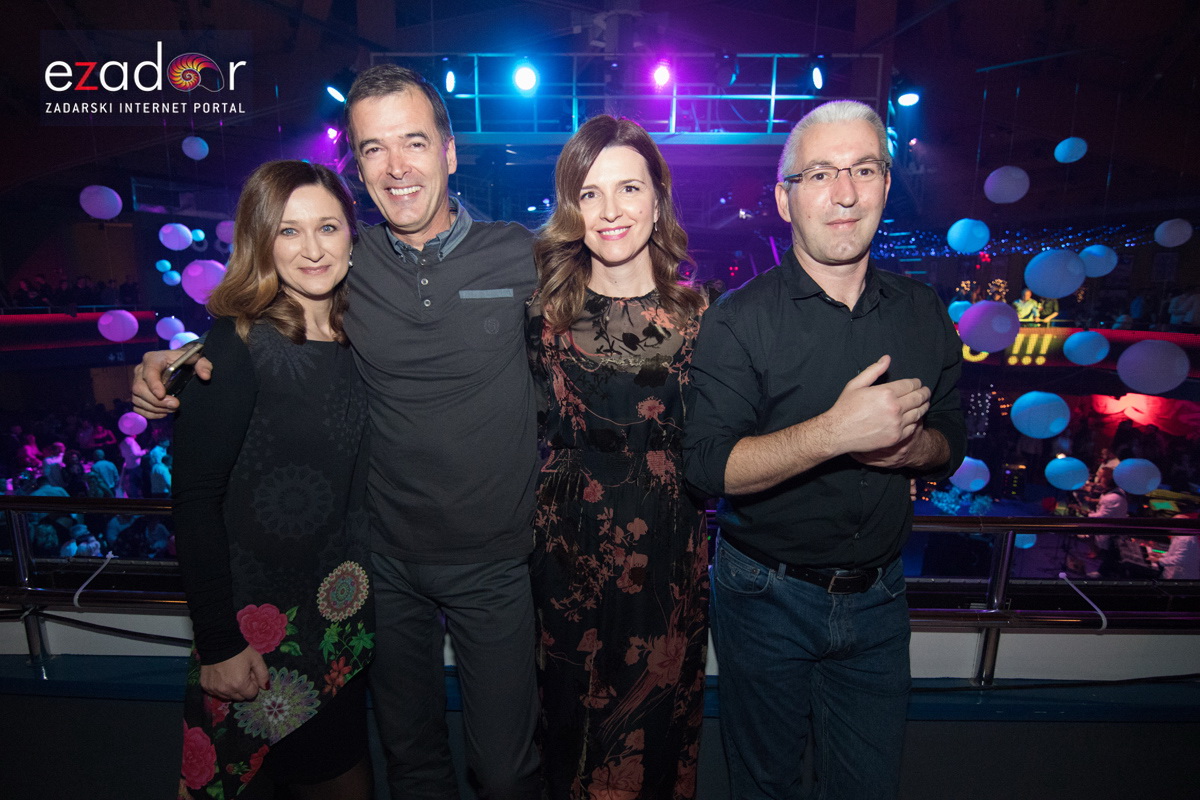 Ludnica u Saturnusu: Najbolji doček u svemiru i šire Ludnica u Saturnusu: Najbolji doček u svemiru i šire