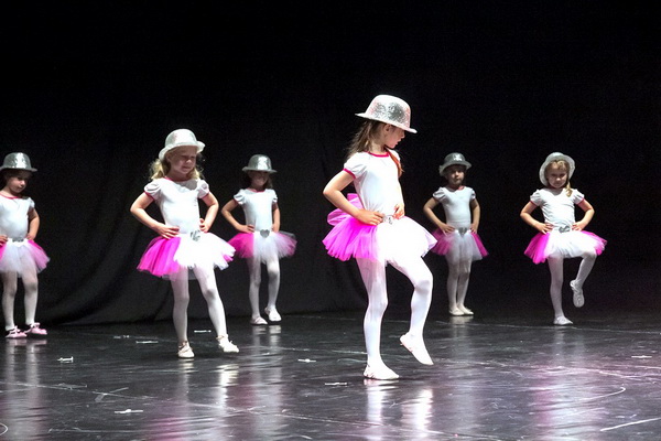 Baletna udruga Pirueta: Broadway, Foto: Mladen Radolović Mrlja Baletna udruga Pirueta: Broadway, Foto: Mladen Radolović Mrlja