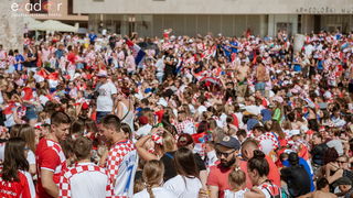 Navijačko ludilo u Zadru za vrijeme i nakon finala Svjetskog prvenstva Navijačko ludilo u Zadru za vrijeme i nakon finala Svjetskog prvenstva