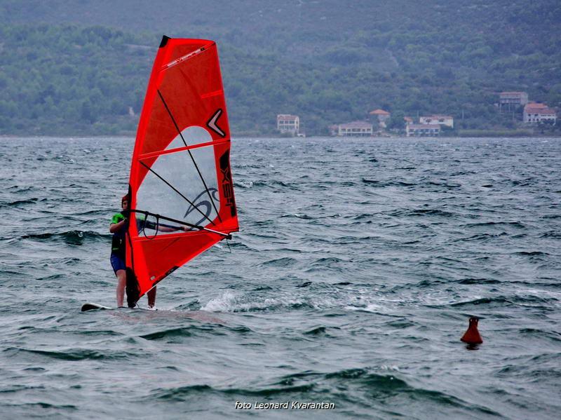 Kiteri i surferi uživali u jakom jugu