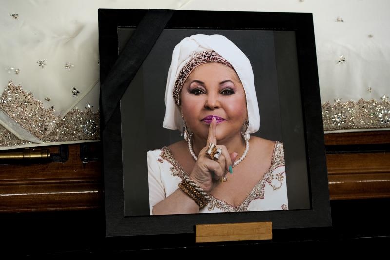 Skopje: Na posljednji počinak ispraćena Esma Redžepova Skopje: Na posljednji počinak ispraćena Esma Redžepova