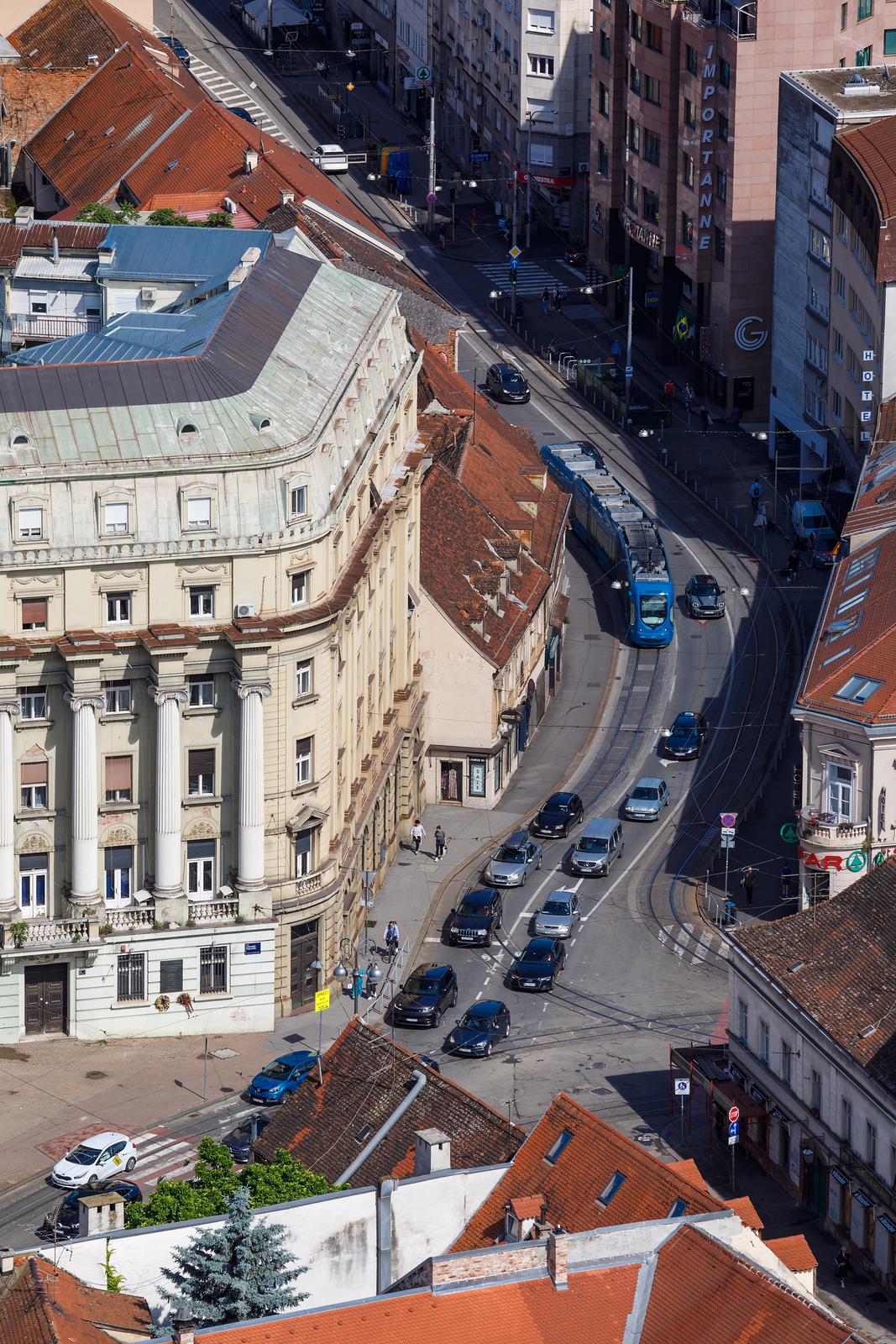 Pogled sa Zagrebačke katedrale na centar grada – Zagreb