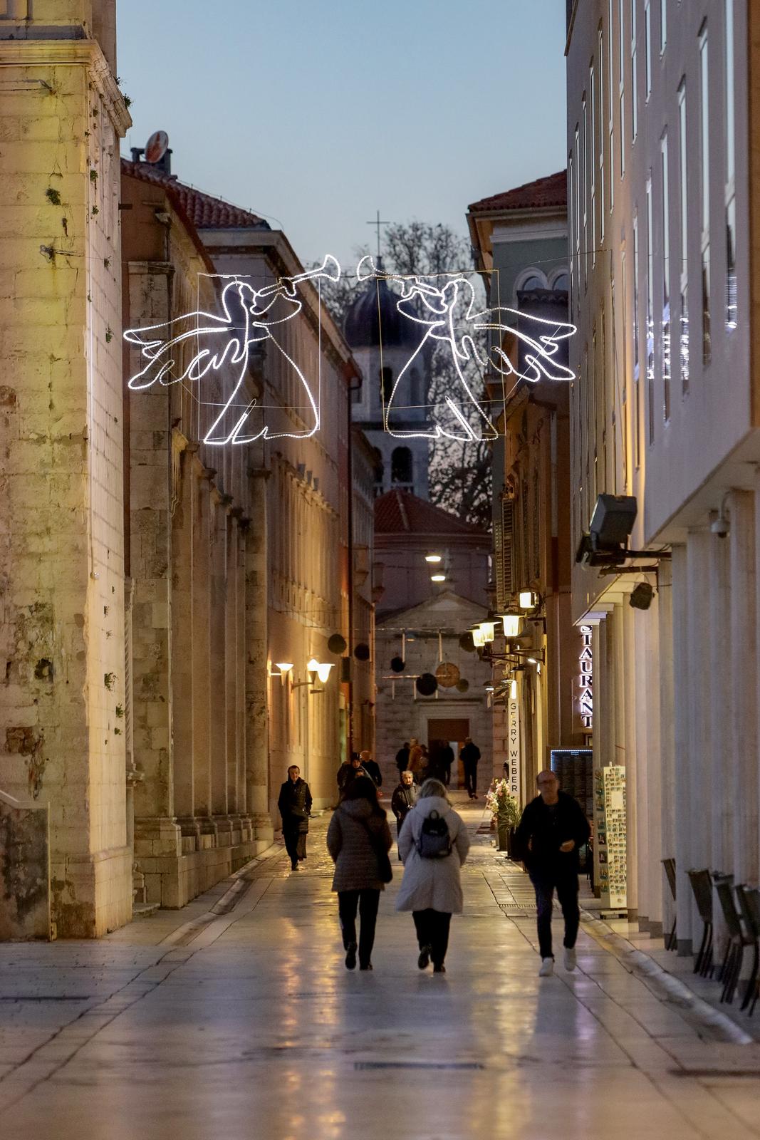 Blagdanske dekoracije u centru Zadra Blagdanske dekoracije u centru Zadra