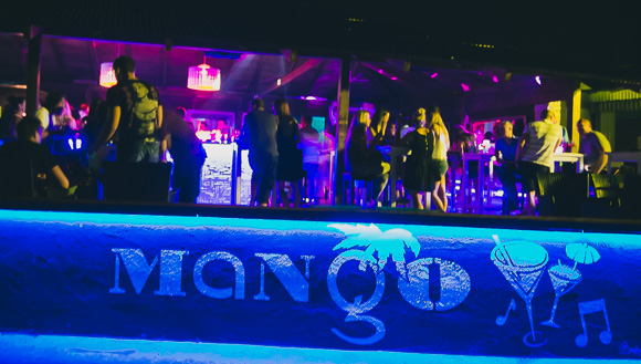 DJ Andrologic @ Cocktail bar Mango, 11.7.2015. (foto: Ivan Toman) DJ Andrologic @ Cocktail bar Mango, 11.7.2015. (foto: Ivan Toman)