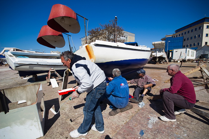 Jazine: Uređuju se barke i kaići, Foto: Saša Čuka