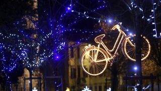 Perivoj Jelene Madijevke na trgu Pet bunara dobio je novo bozicno ruho. Photo: Filip Brala/PIXSELL Perivoj Jelene Madijevke na trgu Pet bunara dobio je novo bozicno ruho. Photo: Filip Brala/PIXSELL