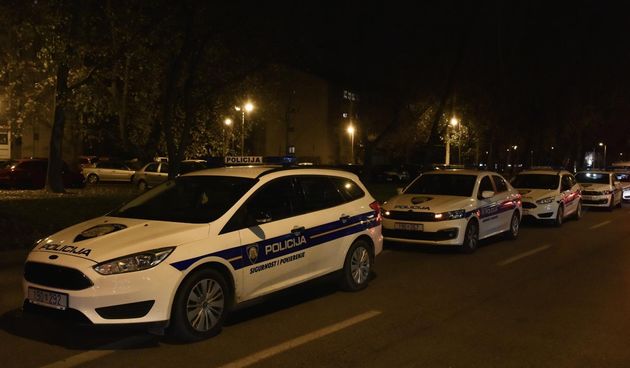 Policija okružila hotel u kojem je Skupština Zagrebačkog saveza odlučivala o Šukerovoj kandidaturi