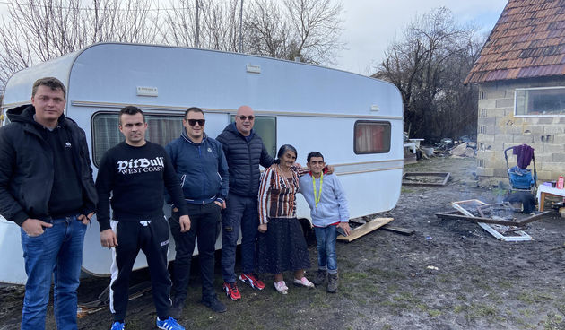 UHDDR Benkovac odvezao doniranu kamp kućicu obitelji hrvatskog branitelja u Blinje