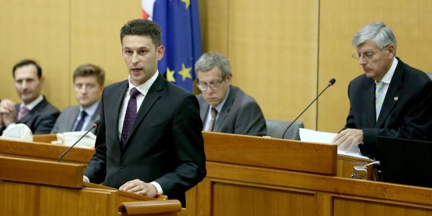 Prvo zasjedanje Hrvatskoga sabora u 9. sazivu. Bozo Petrov. Photo: Patrik Macek/PIXSELL Prvo zasjedanje Hrvatskoga sabora u 9. sazivu. Bozo Petrov. Photo: Patrik Macek/PIXSELL