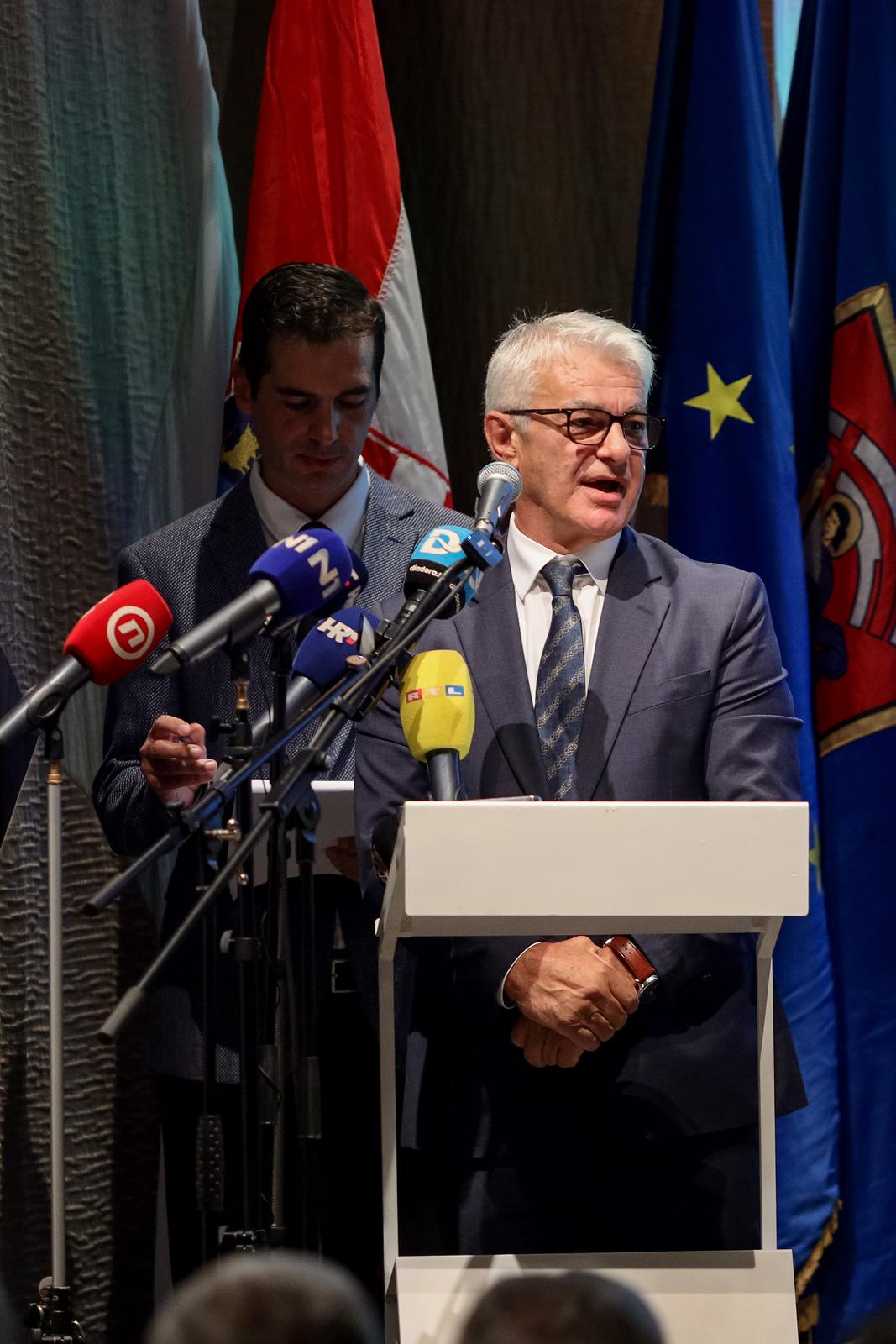 Svečana akademija povodom obilježavanja 400. obljetnice utemeljenja Državnog arhiva Svečana akademija povodom obilježavanja 400. obljetnice utemeljenja Državnog arhiva