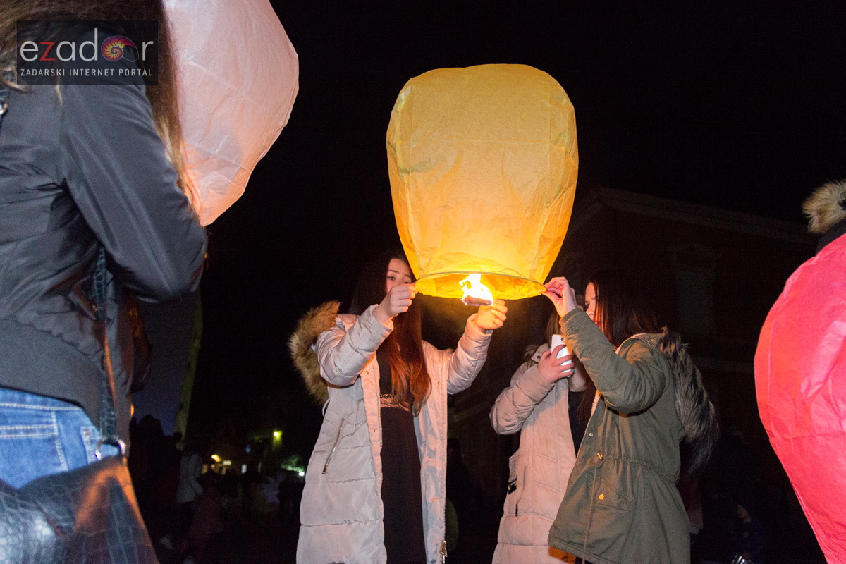 Humanitarni svjetlosni spektakl “Zaželi ljubav” na zadarskom Forumu, 18. veljače 2017. Humanitarni svjetlosni spektakl “Zaželi ljubav” na zadarskom Forumu, 18. veljače 2017.