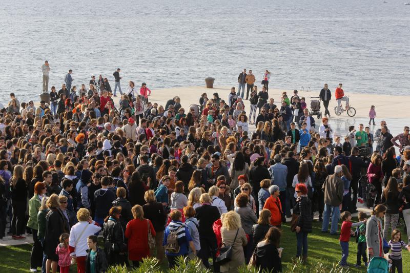 Pozdrav suncu: Snimanje spota uz “Happy” Pharrella Williamsa, Foto: Filip Brala/PIXSELL Pozdrav suncu: Snimanje spota uz “Happy” Pharrella Williamsa, Foto: Filip Brala/PIXSELL