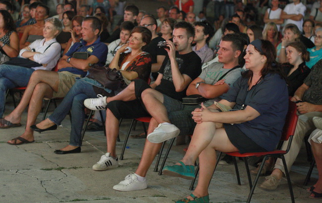 Zemlja bez granica: koncert Jelene Radan na Forumu foto: Angelo Virag Zemlja bez granica: koncert Jelene Radan na Forumu foto: Angelo Virag