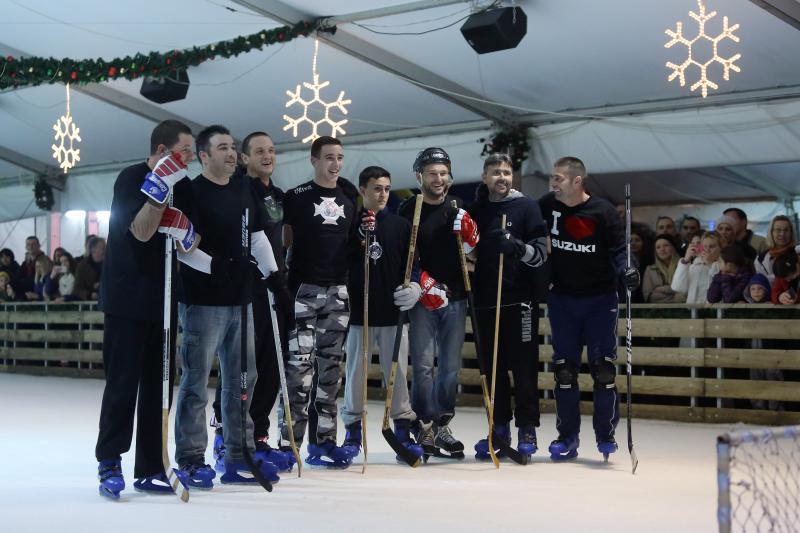 Zadarski hokejaši izazvali su splitske te su se sastali na zadarskom Forumu kako bi odigrali prijateljsku utakmicu.  Photo: Filip Brala/PIXSELL