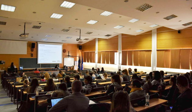 Career Booster 2017-  Studenti rješavaju Case Study