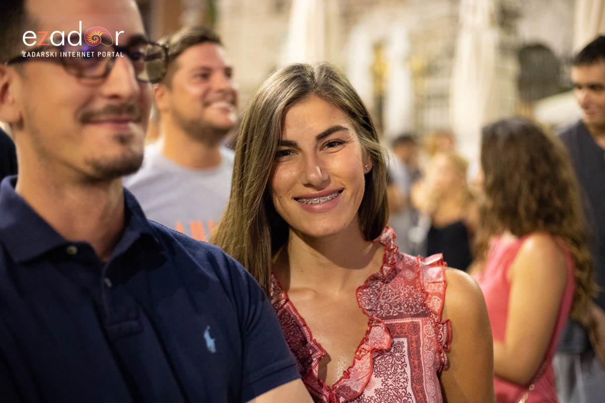 Svečani doček svjetskih prvaka Mihovila i Šime Fantele na Narodnom trgu Svečani doček svjetskih prvaka Mihovila i Šime Fantele na Narodnom trgu