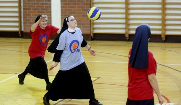 Zagreb: Sportske igre redovnica u OŠ Mato Lovrak. Photo: Goran Jakus/PIXSELL