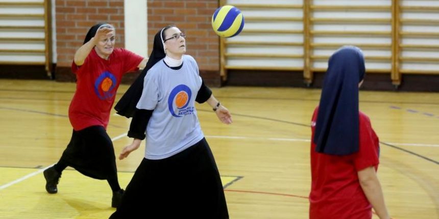 Zagreb: Sportske igre redovnica u OŠ Mato Lovrak. Photo: Goran Jakus/PIXSELL