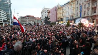 Zlatne tenisače na Trgu bana Josipa Jelačića dočekale tisuće navijača Zlatne tenisače na Trgu bana Josipa Jelačića dočekale tisuće navijača