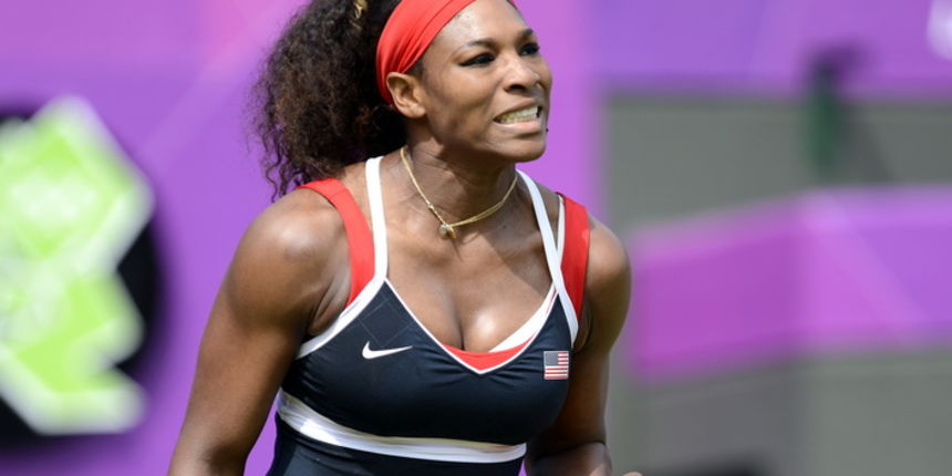 London, 300712.
Wimbledon Centar.
Tenis turnir u Wimbledonu na travi tokom Olimpijskih Igra u Londonu.
Na fotografiji: Serena Williams americka tenisacica pobjedila poljakinju Urszulu Radwansku.
Foto: Drago Sopta / CROPIX
