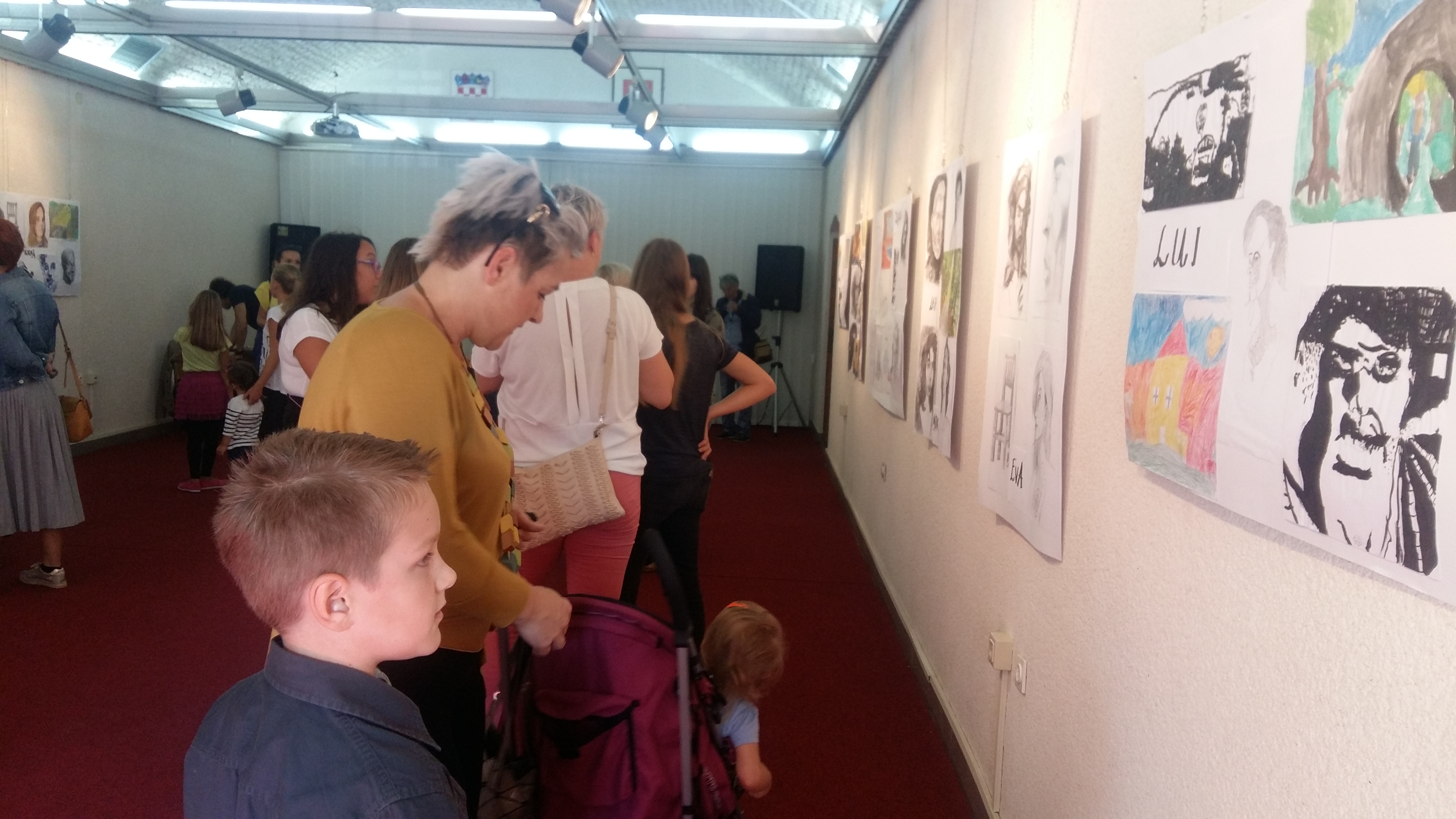 U Znanstvenoj knjižnici otvorena izložba radova Udruge “Art.A” U Znanstvenoj knjižnici otvorena izložba radova Udruge “Art.A”