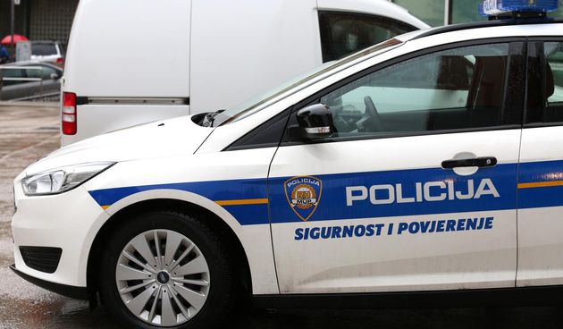 Policija, policijski auto