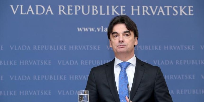 Zagreb – Potpredsjednik Vlade Republike Hrvatske i ministar regionalnog razvoja i fondova Europske unije Branko Grcic, odrzao je u Banskim dvorima konferenciju za medije o gospodarskim trendovima u Republici Hrvatskoj. Photo: Patrik Macek/PIXSELL Zagreb – Potpredsjednik Vlade Republike Hrvatske i ministar regionalnog razvoja i fondova Europske unije Branko Grcic, odrzao je u Banskim dvorima konferenciju za medije o gospodarskim trendovima u Republici Hrvatskoj. Photo: Patrik Macek/PIXSELL