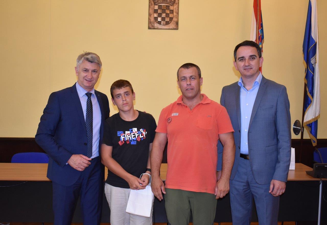 Prijem za nagrađivane učenike osnovnih i srednjh škola