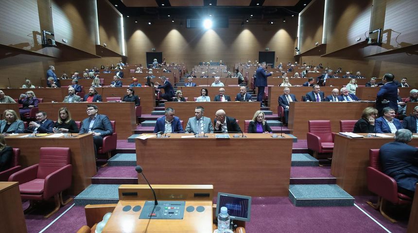 Sjednica Sabora na kojoj zastupnici glasuju o izboru deset sudaca Ustavnog suda Sjednica Sabora na kojoj zastupnici glasuju o izboru deset sudaca Ustavnog suda