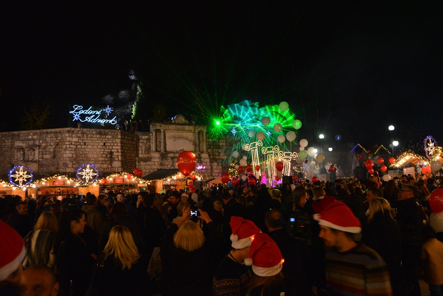 Započeo Advent u Zadru ; foto Iva Perinčić